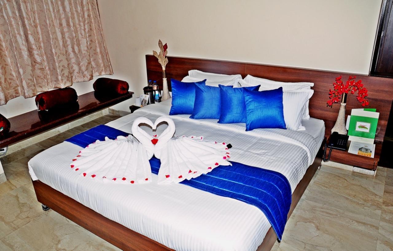 Hotel Mookambika Palace Kolluru Buitenkant foto