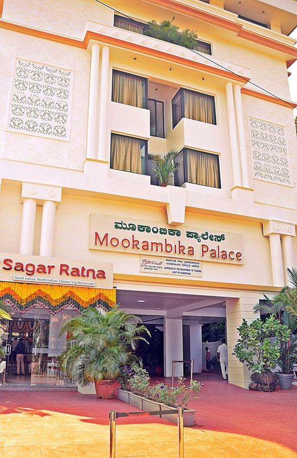 Hotel Mookambika Palace Kolluru Buitenkant foto