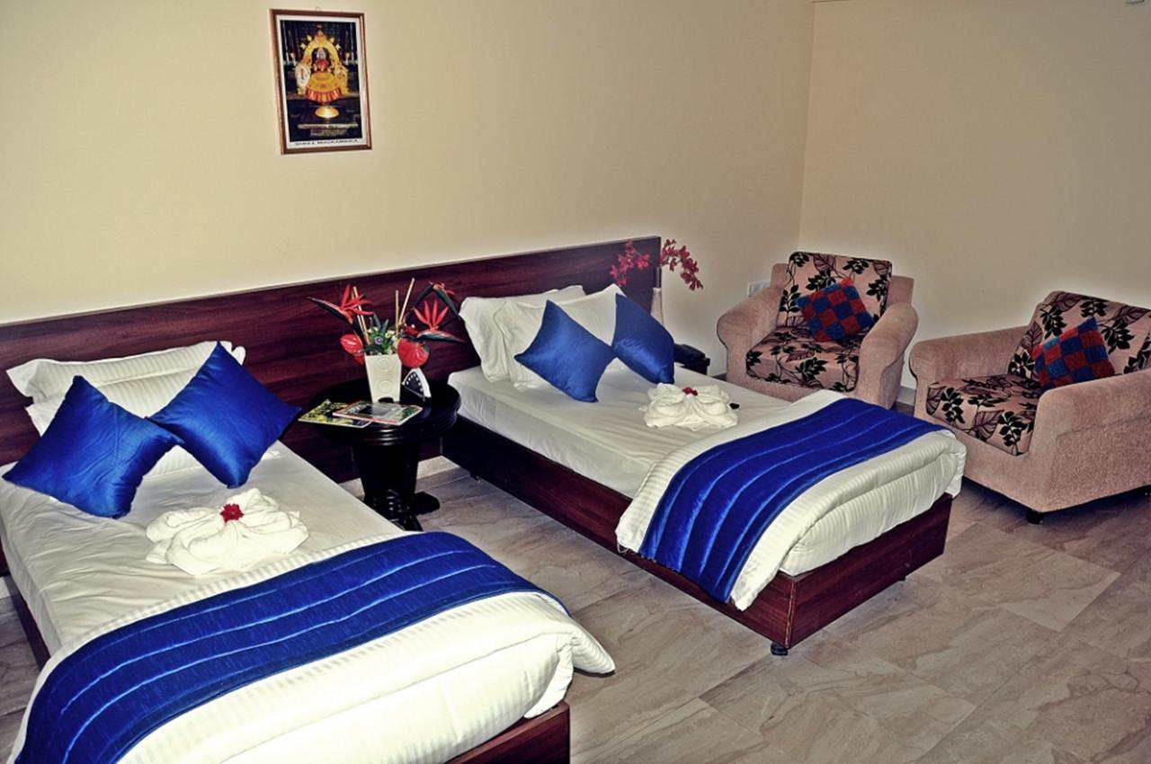 Hotel Mookambika Palace Kolluru Buitenkant foto