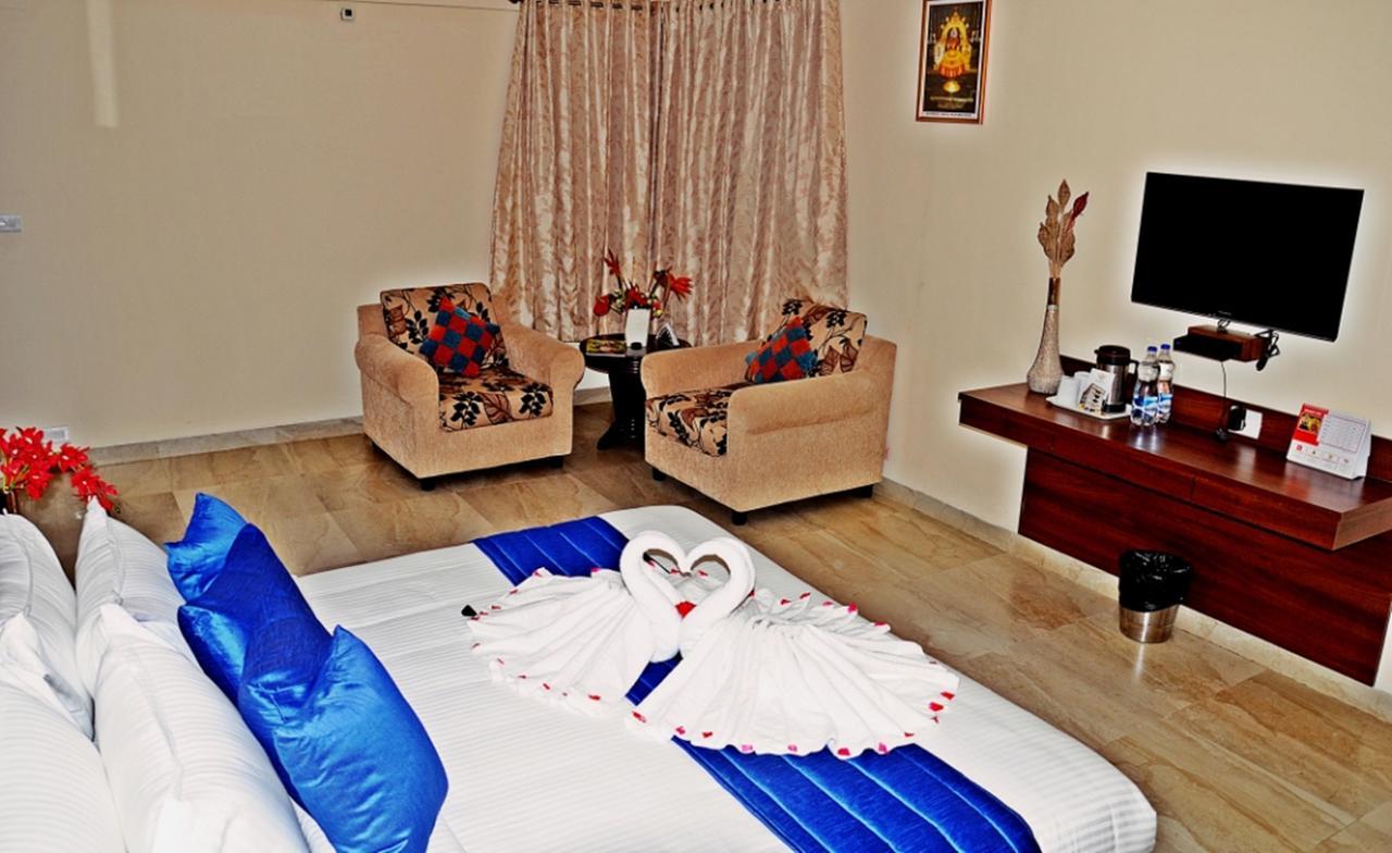 Hotel Mookambika Palace Kolluru Buitenkant foto