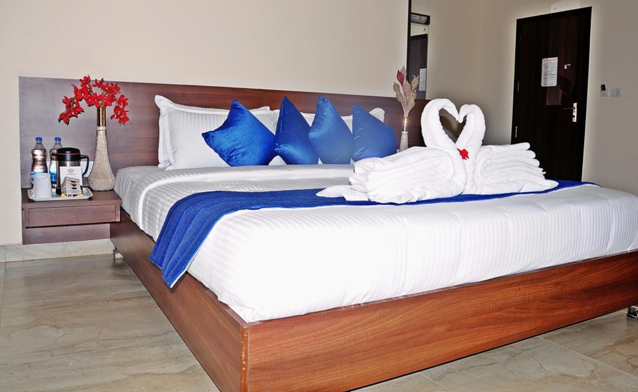 Hotel Mookambika Palace Kolluru Buitenkant foto